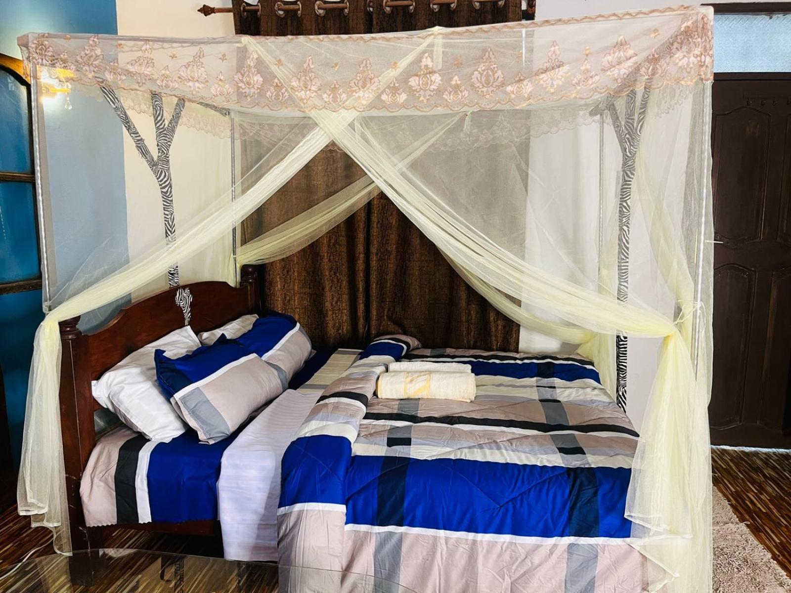 Akogo House - Bnb , Hostel, Backpackers & Volunteer Center مومباسا المظهر الخارجي الصورة
