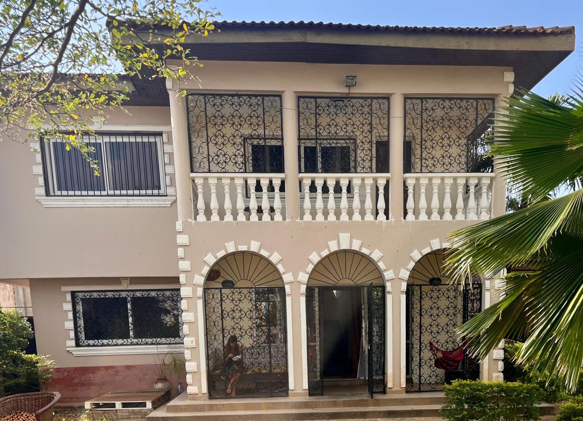 Akogo House - Bnb , Hostel, Backpackers & Volunteer Center مومباسا المظهر الخارجي الصورة