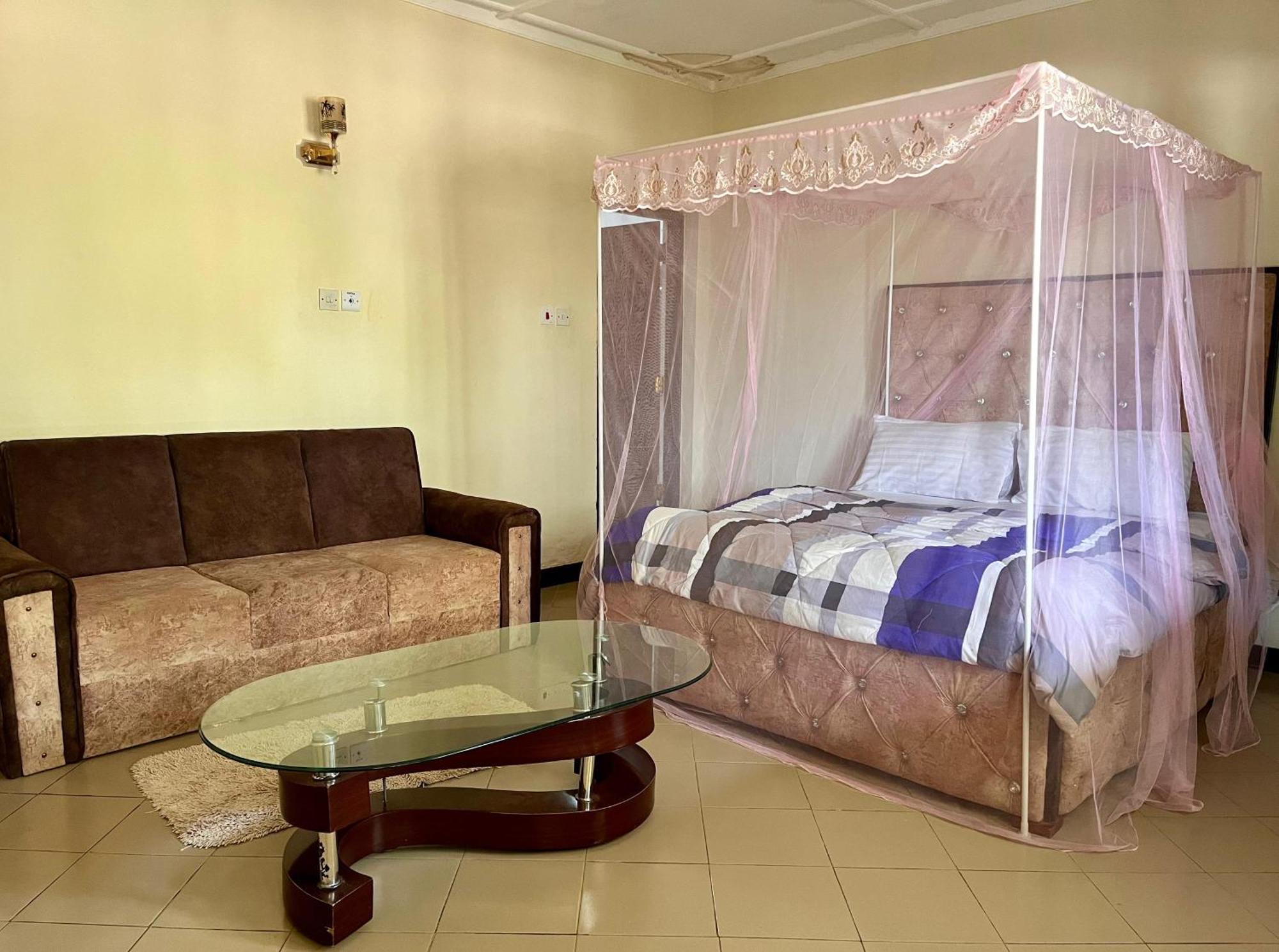 Akogo House - Bnb , Hostel, Backpackers & Volunteer Center مومباسا المظهر الخارجي الصورة