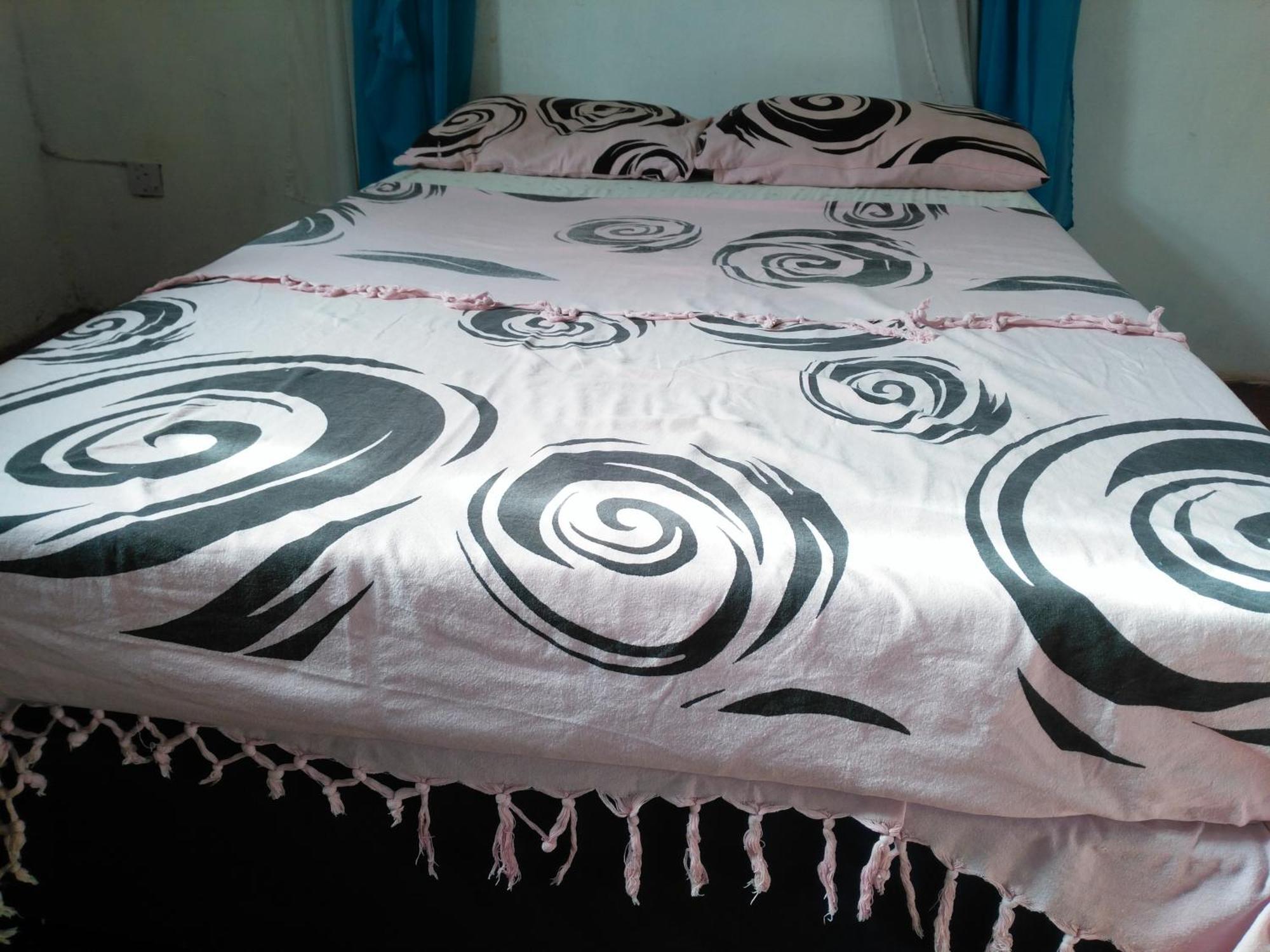 Akogo House - Bnb , Hostel, Backpackers & Volunteer Center مومباسا المظهر الخارجي الصورة