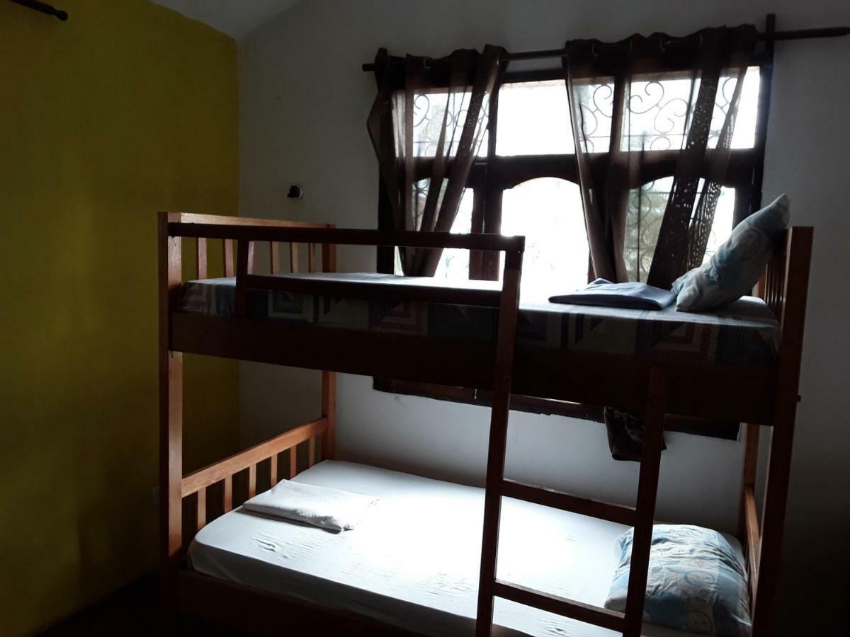 Akogo House - Bnb , Hostel, Backpackers & Volunteer Center مومباسا المظهر الخارجي الصورة