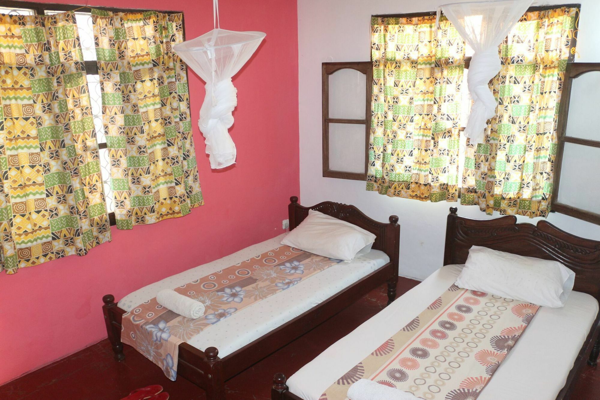 Akogo House - Bnb , Hostel, Backpackers & Volunteer Center مومباسا المظهر الخارجي الصورة