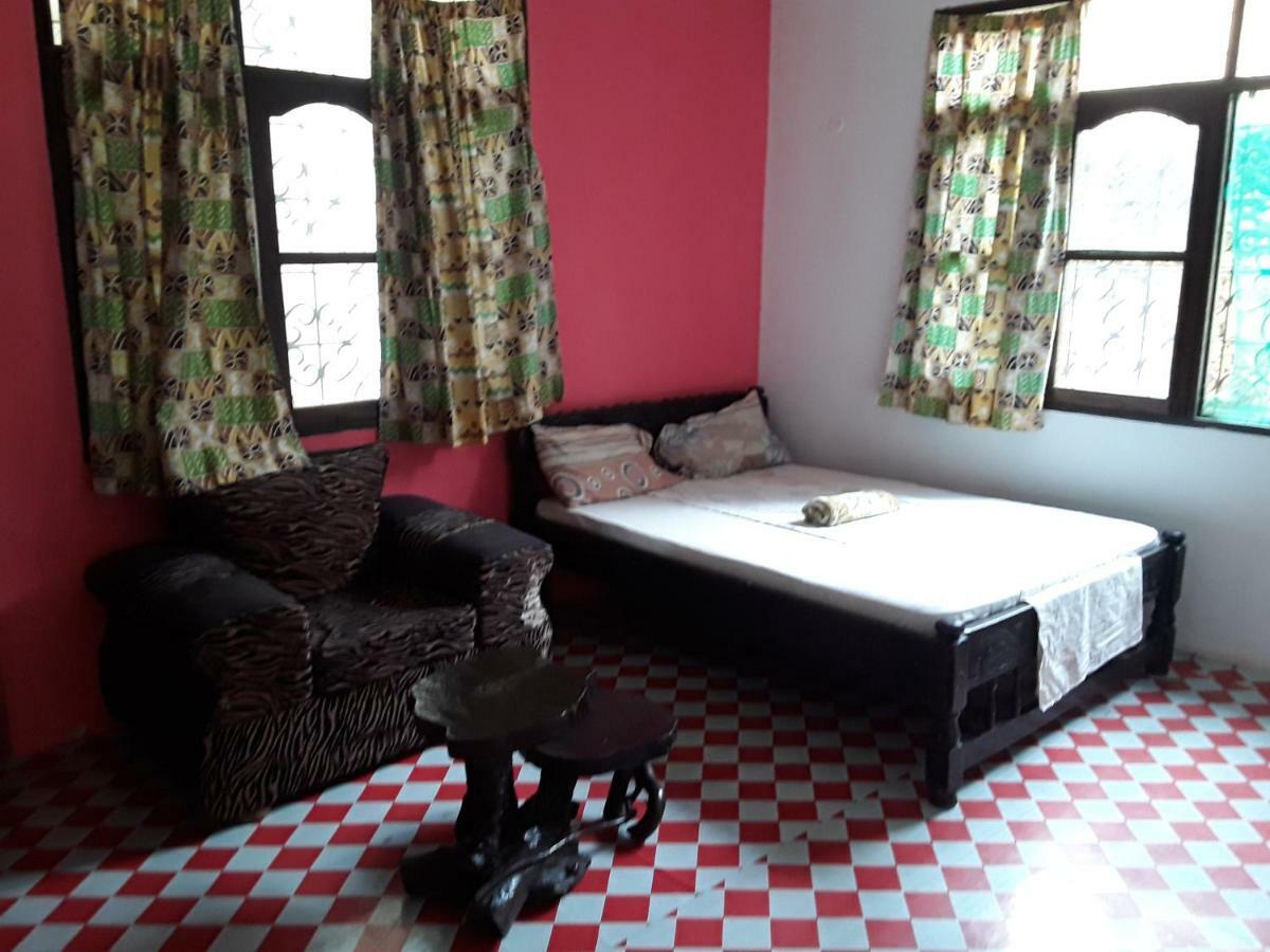 Akogo House - Bnb , Hostel, Backpackers & Volunteer Center مومباسا المظهر الخارجي الصورة
